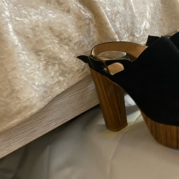 Express Platform Pumps - Black w/ Strap - Size: 9 - COMFORTABLE ⚡️⚡️ - Picture 6 of 9